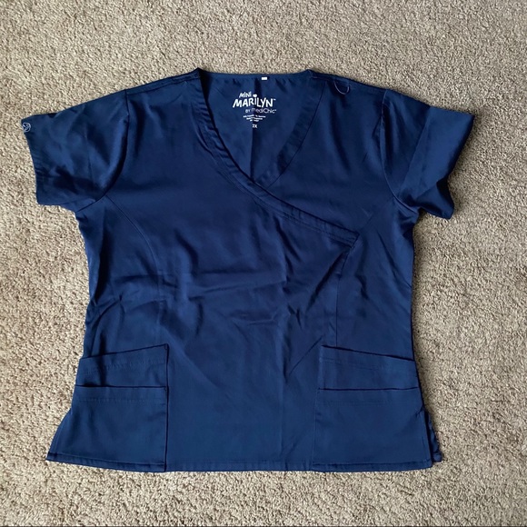 MediChic Scrub Top - Picture 1 of 2